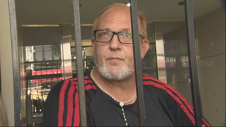 La defensa del hombre que fue denunciado por maltratar a sus vecinos en un edificio de Balvanera