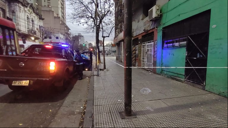 Persecución en Constitución: balearon a una mujer y cuando escapaban de la Policía chocaron en la autopista