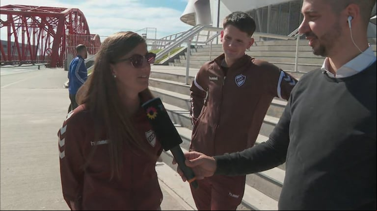Renunció a su trabajo en Alemania y viajó a la Argentina con la ilusión de ver a Platense campeón