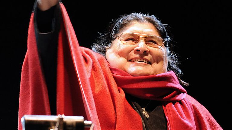Se estrenan los videos inéditos de “Cantora”, de Mercedes Sosa, junto a Charly, Spinetta, Cerati y Fito, entre otros