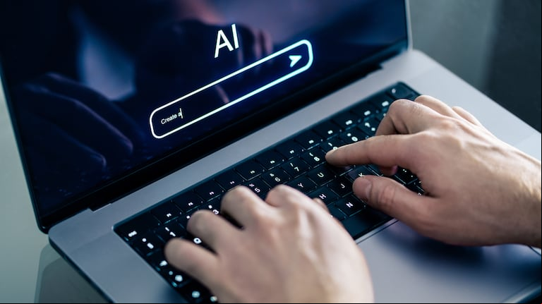 Informe: casi 9 de cada 10 empleados usa inteligencia artificial en su trabajo. (Foto: AdobeStock)