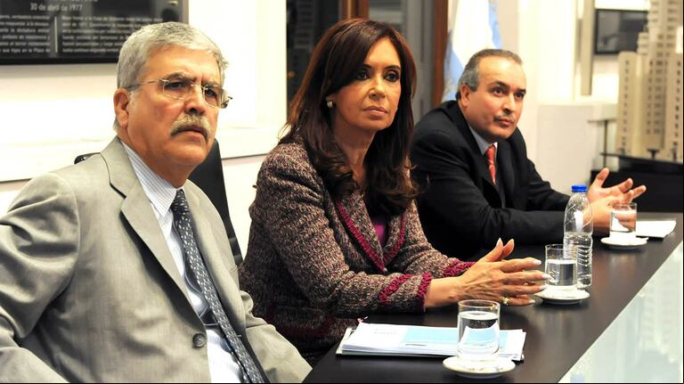 INVESTIGADOS. De Vido, Cristina y López están procesados por corrupción en la obra pública.
