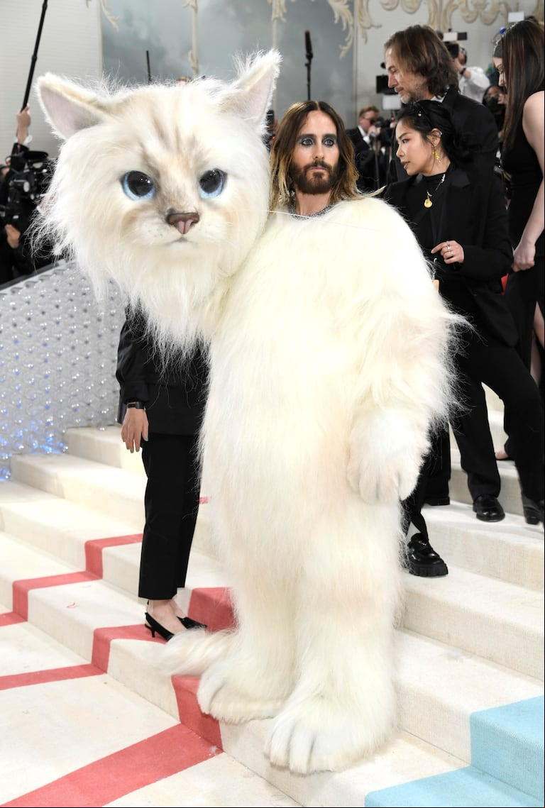 Jared Leto se vistió de gato en honor a Karl Lagerfeld. (Foto: Evan Agostini/Invision/AP).