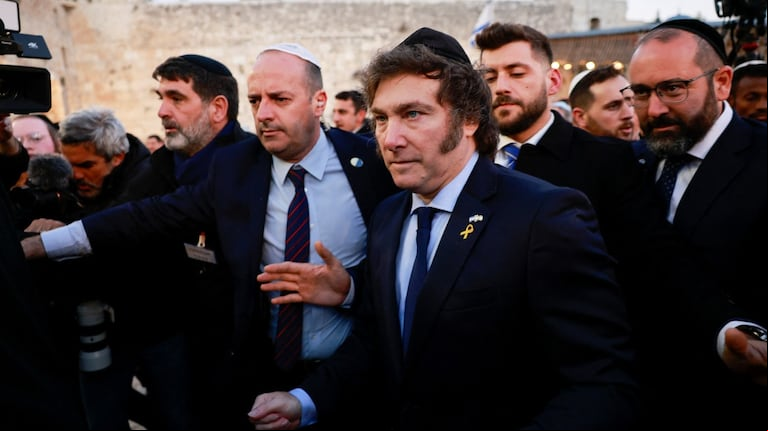 Javier Milei anunciará el lanzamiento de un vuelo directo entre Buenos Aires y Tel Aviv (Foto: REUTERS/Ammar Awad)