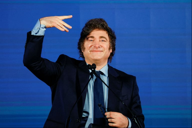 Javier Milei celebró su inclusión en la portada de la edición especial de la revista Time. (Foto: Reuters/Ciro de Luca)