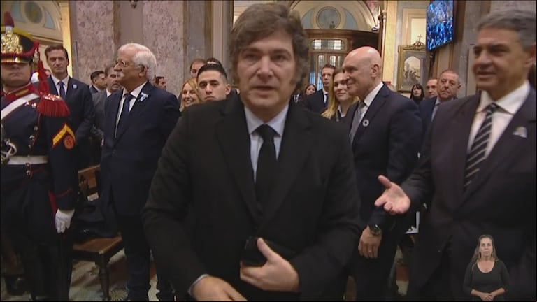 Javier Milei le negó el saludo a Jorge Macri cuando ingresó a la Catedral Metropolitana. (Foto: TN)