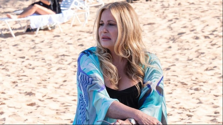 Jennifer Coolidge como "Tanya", su papel consagratorio en "The White Lotus". (Foto: Instagram / thewhitelotus)