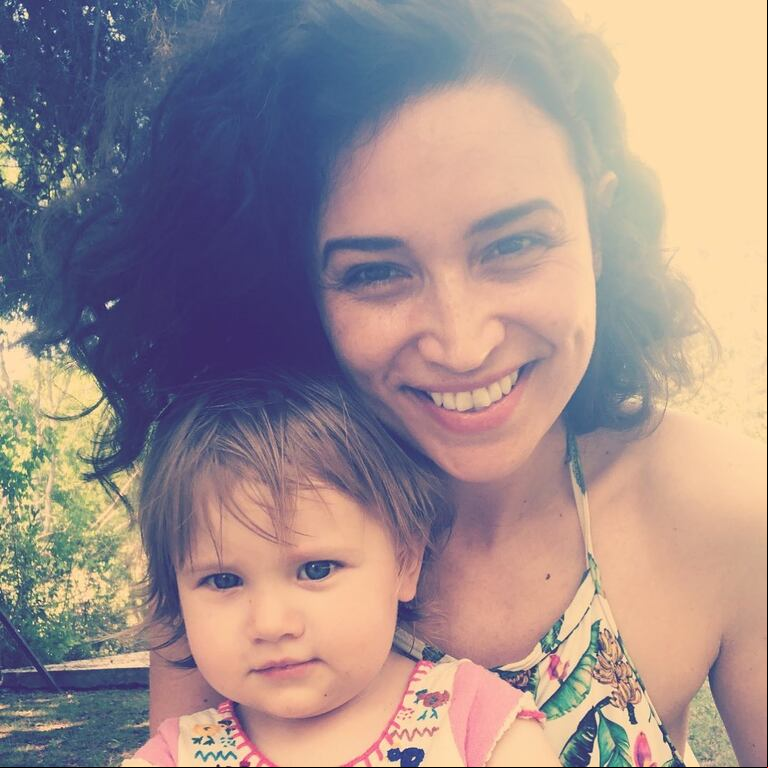 Julia Mengolini tiene una hija, a la que llamó Rita. (Foto: Instagram/juliamengo).