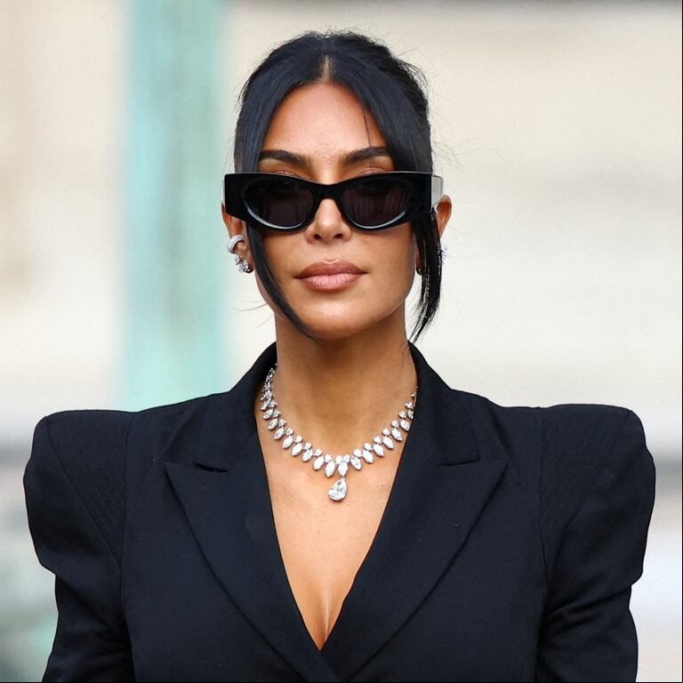 Kim Kardashian no pierde su estilo ni saliendo de Tribunales. (Foto: REUTERS/Piroschka van de Wouw)