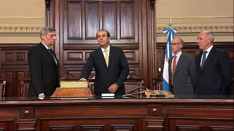 La actitud de García-Mansilla es doblemente meritoria, a la luz de su conocida coincidencia ideológica con buena parte de la agenda mileista. (Foto: Corte Suprema.)