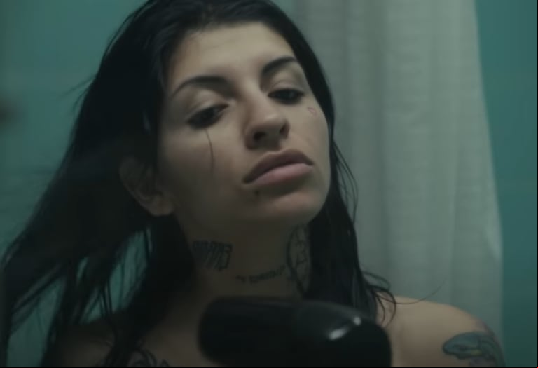 La cantante estrenó "Con otra". (Fuente: captura YouTube).