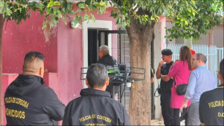 La casa donde encontraron el cuerpo de la mujer de 35 años. (Foto: gentileza El Doce).