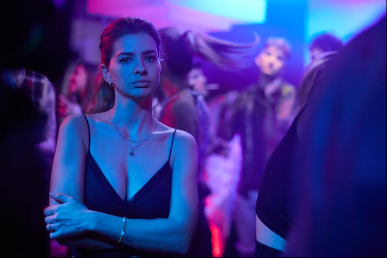 La China Suárez tiene un rol muy adulto en "Camaleón: el pasado no cambia". (Foto: Disney+)