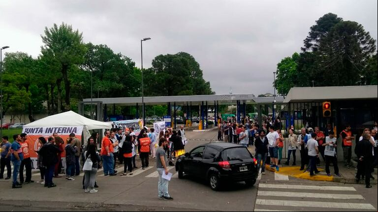 La Comisión Interna se desvinculó de los hechos de violencia. Créditos: comisión de técnicos y científicos.