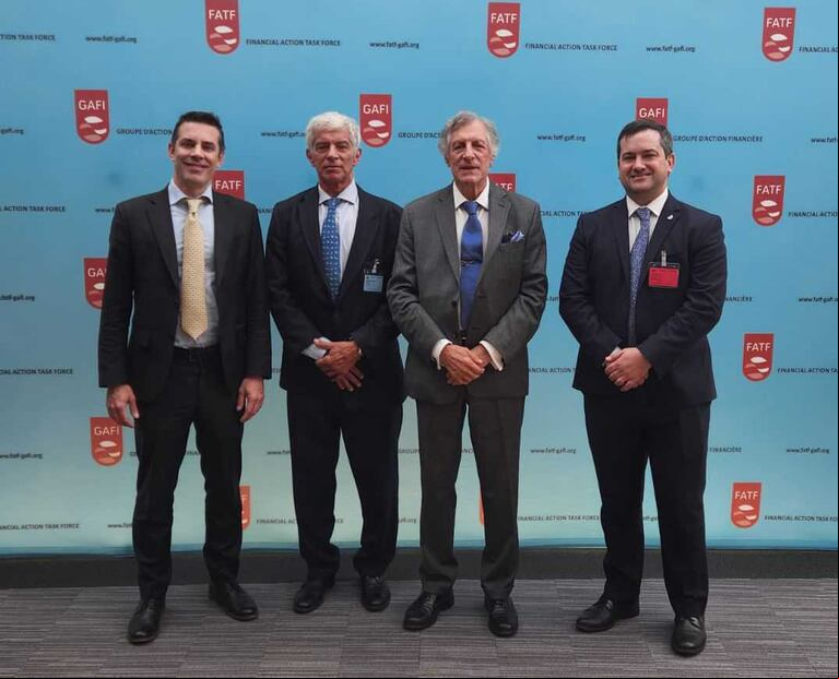La comitiva argentina en el GAFI estuvo integrada por el ministro de Justicia, Mariano Cúneo Libarona, el secretario de Justicia, Sebastián Amerio, el titular de la Unidad de Información Financiera (UIF), Ignacio Yacobucci, el presidente de la Cámara de Casación, Mariano Borinsky, y Eugenio Curia, coordinador nacional del programa de prevención de lavado de activos y financiamiento de terrorismo. (Foto: Ministerio de Justicia)
