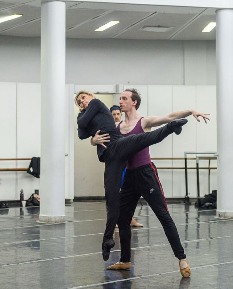 La compañía encabezada por Julio Bocca presentó el Programa Mixto (Foto: Instagram / teatrocolon)