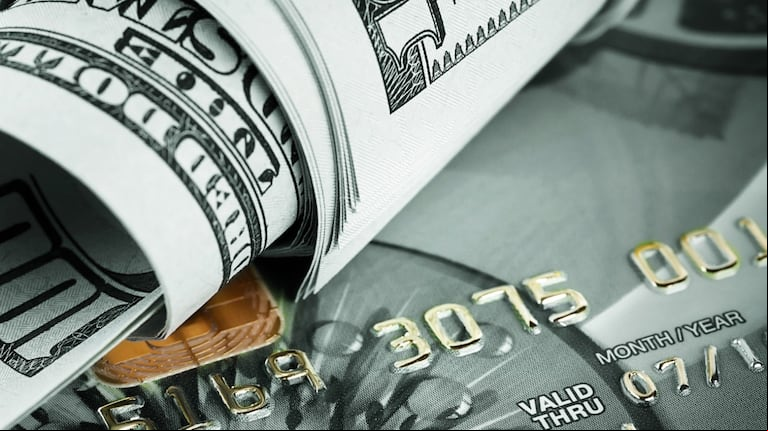 La cotización, banco por banco, del dólar oficial y el dólar tarjeta para este 26 de mayo.  (Foto: Adobe Stock)