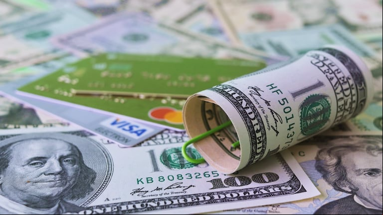 La cotización del dólar oficial y el dólar tarjeta para este 22 de mayo (Foto: Adobe Stock)