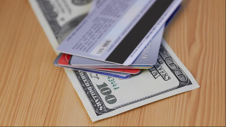 La cotización del dólar tarjeta y el dólar tarjeta este martes 18 de marzo. (Foto: Adobe Stock)