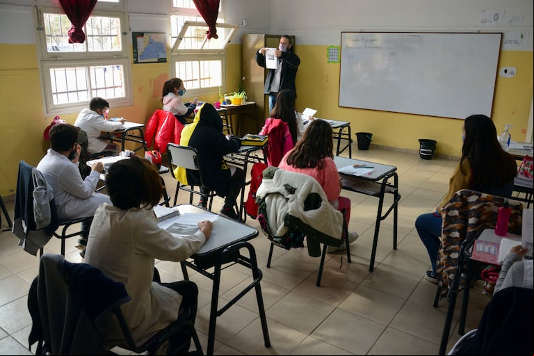 La cuarentena de 2020 y la falta de presencialidad por la pandemia profundizaron el déficit del nivel educativo (Foto: Télam).