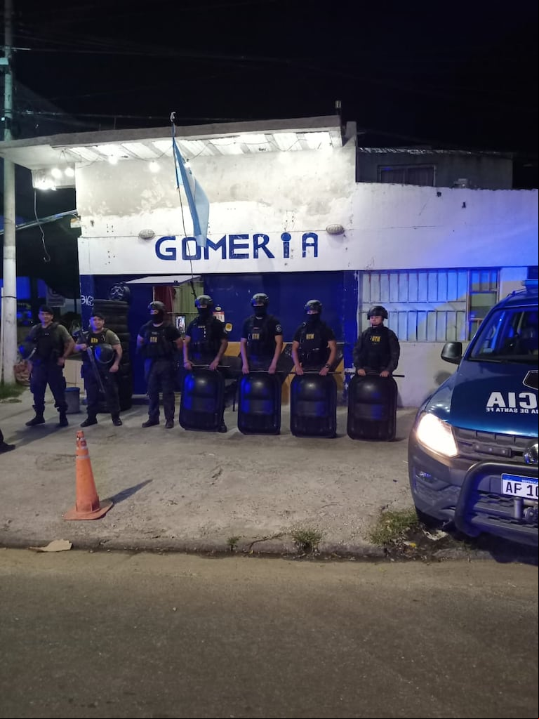 La escena del crimen de "Pillín" Bracamonte está custodiada por la policía. (Foto: TN).