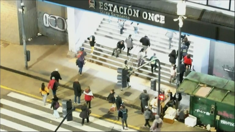 La estación reabrió a las 18:47, según informó Trenes Argentinos. (Foto: captura de TN.)