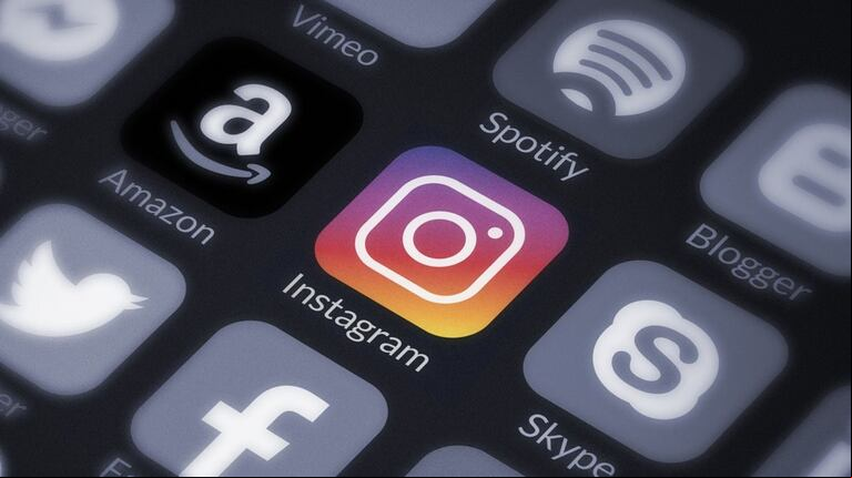 La estafa aprovecha la popularidad de las stories de Instagram y la confianza que los s de la plataforma depositan en los contenidos que consumen. (Foto: Adobe Stock)