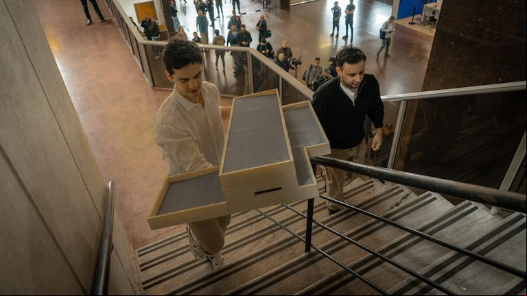 La maqueta será usada para ver cómo vivían los imputados y Maradona. (Foto: Leandro Heredia).