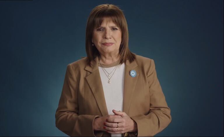 La Ministra le entregó a EE. UU. una lista con más de 15 mil barras que no podrán viajar al Mundial de Clubes. (Foto: Twitter /PatoBullrich)