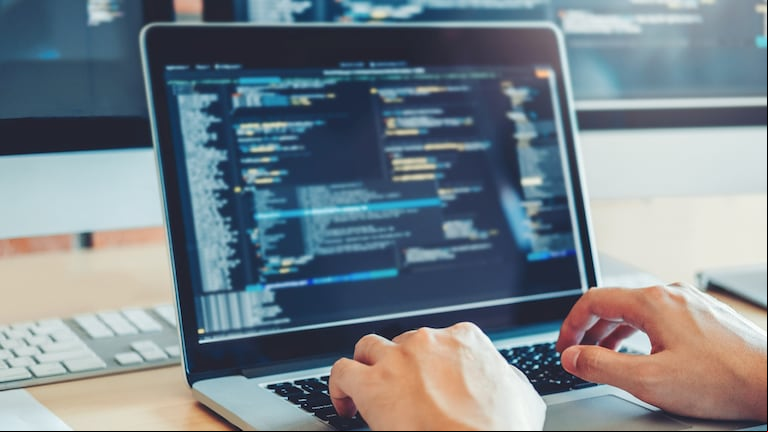 La necesidad de programadores no deja de crecer en el mundo. (Foto: Adobe Stock)