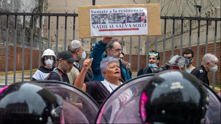 La oposición debatirá en el recinto proyectos para mejorar la situación de los jubilados. (Foto: Agustina Ribó / TN).