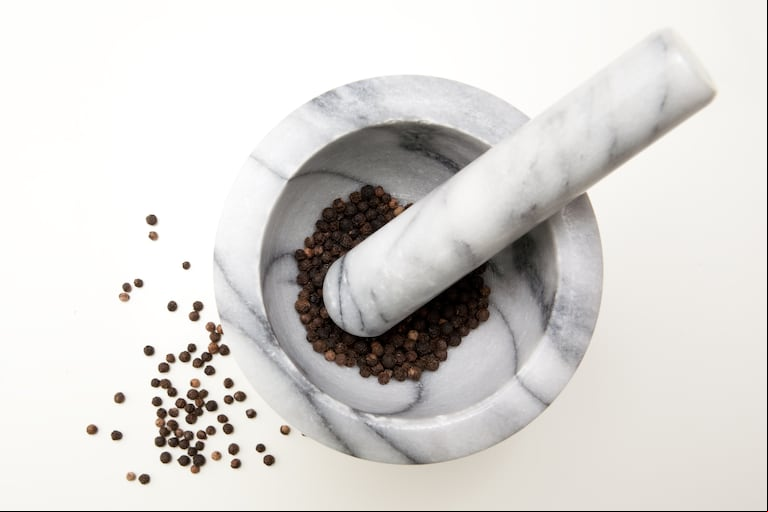 La pimienta negra también puede tener propiedades para combatir el cáncer. D.aniel - stock.adobe.com