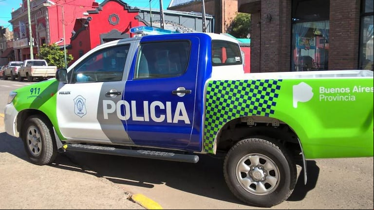 La Policía intenta identificar a los delincuentes, quienes escaparon tras cometer el robo. (Foto: Télam)