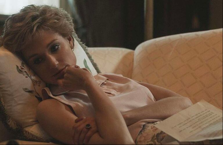 La primera imagen de la nueva Lady Di. (Foto: Instagram/@thecrownnetflix)