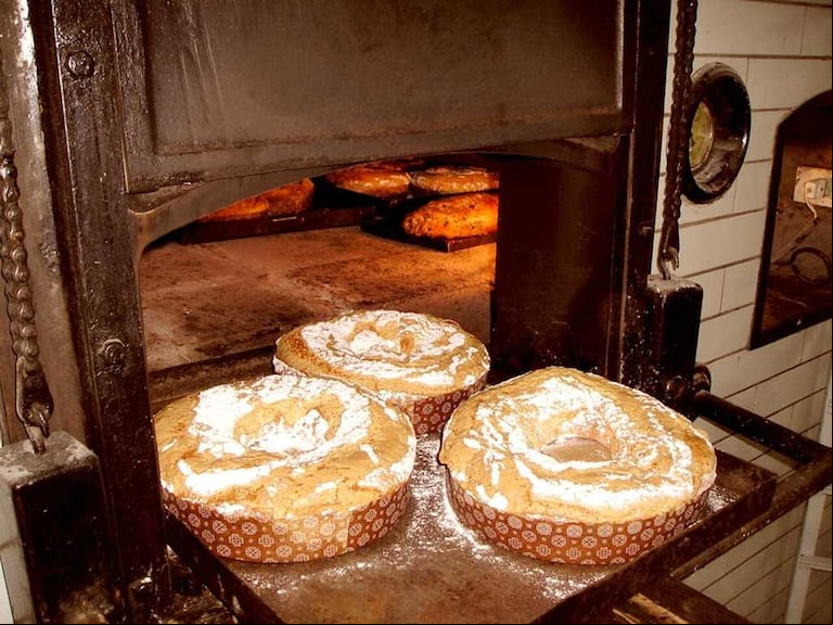 La Rosca de Almendras en el horno que nunca se apaga (Foto: pasteleriaelprogreso.com)