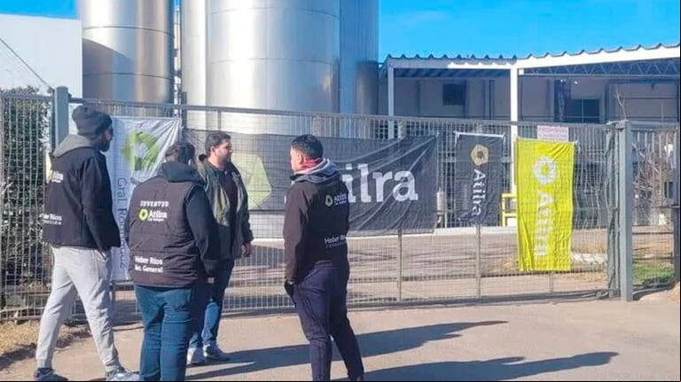 La Sala IX de la Cámara del Trabajo, a cargo de los jueces Álvaro Balestrini y Roberto Pompa, revocó una cautelar y falló a favor de la reincorporación de los empleados despedidos por Lácteos Vidal.