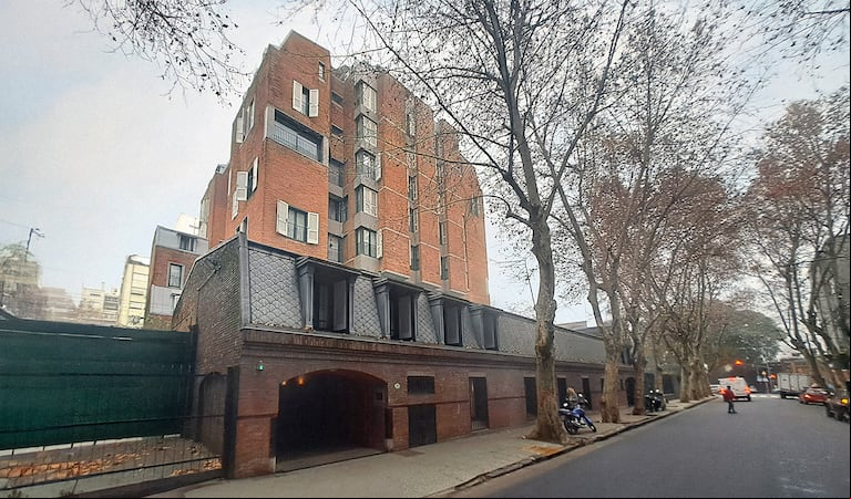 La sede principal del Opus Dei en Argentina, en el barrio de Recoleta, sobre la calle Vicente López. (Foto: gentileza Editorial Planeta).