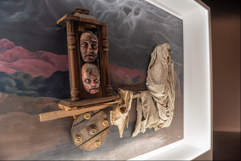 La tenebrosa pieza de Antonio Berni, de 1976, estrella de la exposición. (Foto: CC REcoleta).