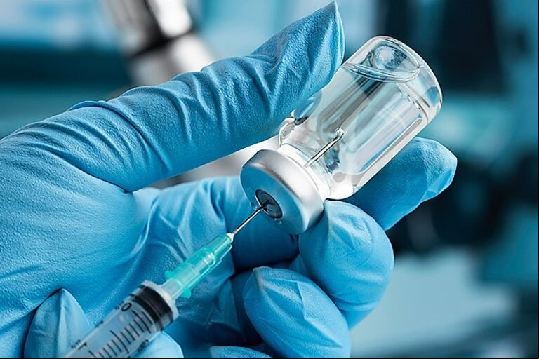 La vacuna contra el dengue de laboratorio japonés fue aprobada por Anmat en abril de 2023.