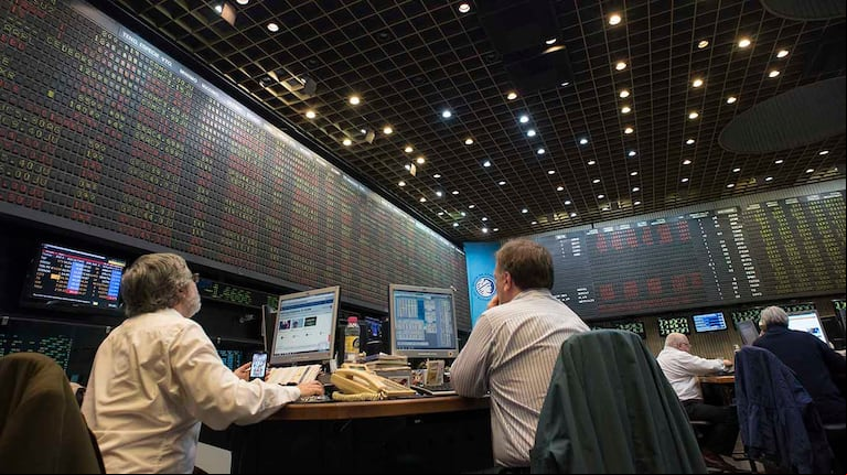 Las acciones podrán cotizar en la Bolsa de Comercio, en su forma tradicional, o tener una representación digital que se negocie en un exchange cripto. (Foto: Carlos Villoldo/BCBA).