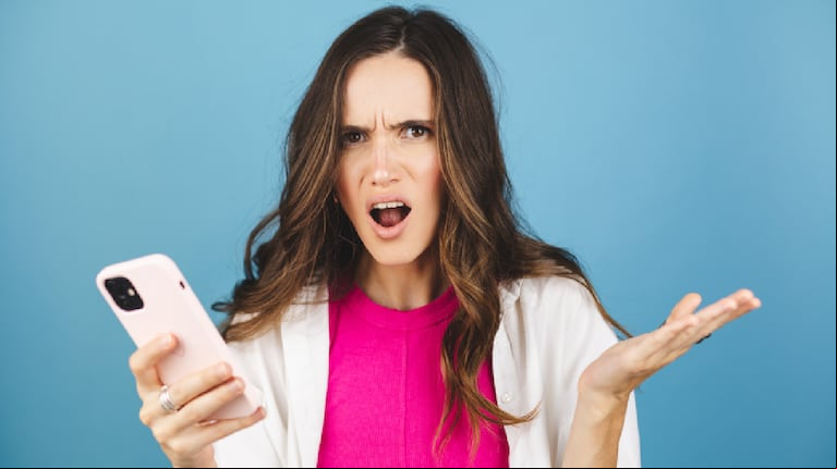 Las estafas digitales llegaron a TikTok: usan la plataforma de videos para robar claves con un solo click. (Foto: AdobeStock)