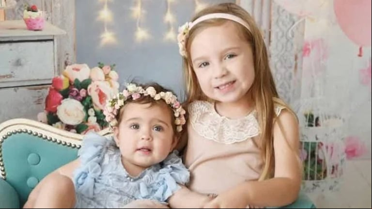 Las hermanas Delfina y Pilar Hecker, de 1 y 5 años, desaparecieron tras el feroz temporal en Bahía Blanca. (Foto: gentileza familia Hecker).