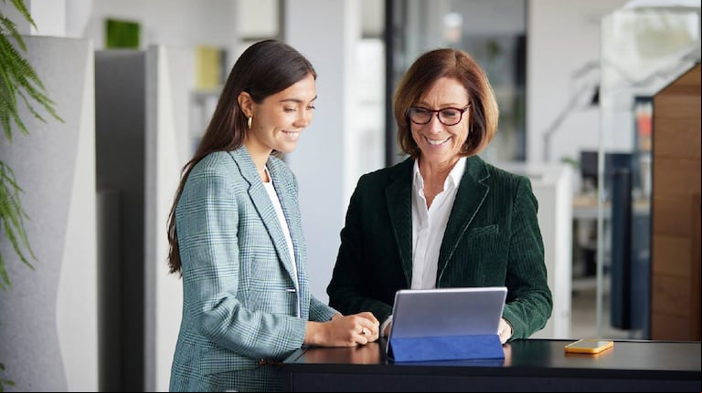 Las mujeres lideran cambios en educación, finanzas y hábitos de consumo,. (Foto ilustrativa: Adobe Stock.)
