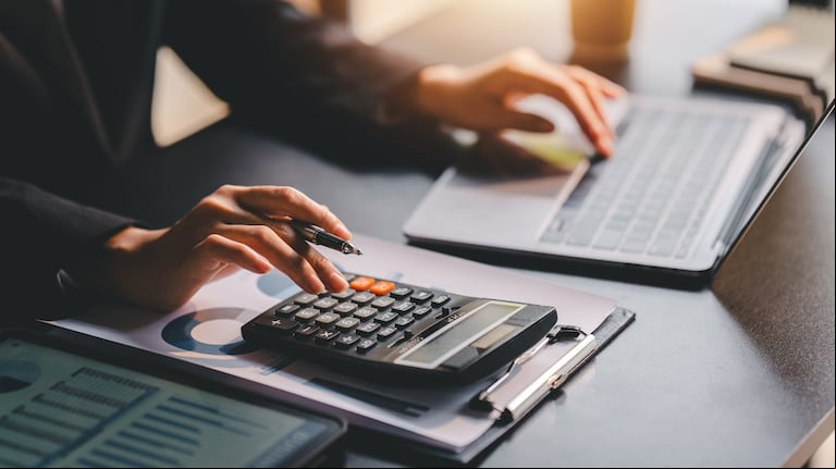 Las nuevas fechas para presentar y pagar el Impuesto a las Ganancias y Bienes Personales ante ARCA (Foto: Ilustrativa/Adobe Stock)