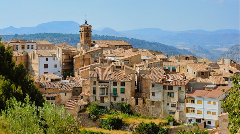 Letur, un pueblo que quiere repoblarse en España. (Foto: Adobe Stock)