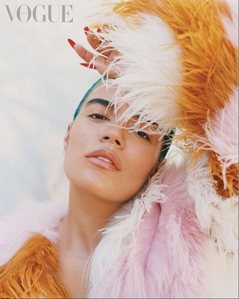Los abrigos con pieles sintéticas son los nuevos "must have" de la temporada de invierno. (Foto: Instagram/@voguemexico).