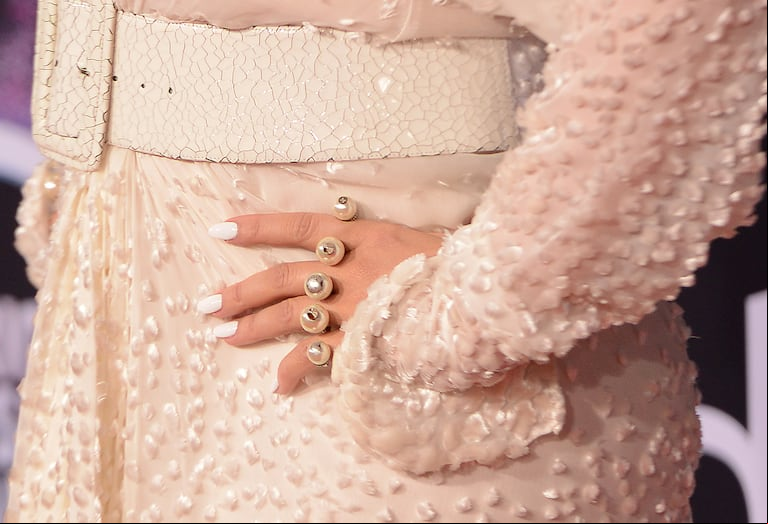 Los detalles del look de Christina Aguilera. (Foto: AFF-USA/REX/The Grosby Group)