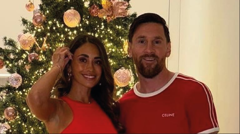 Los looks de la Scaloneta en Navidad. (Foto: Instagram/@antonelaroccuzzo).