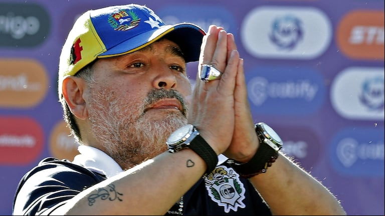 Los médicos que hicieron la autopsia sostuvieron en el juicio que Maradona "agonizó por varias horas". (Foto: ALEJANDRO PAGNI / AFP)