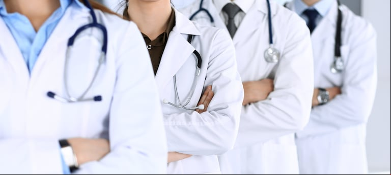 Los médicos recibidos en la Argentina podrán trabajar en otros países sin necesidad de revalidar su título. (Foto: Adobe Stock)